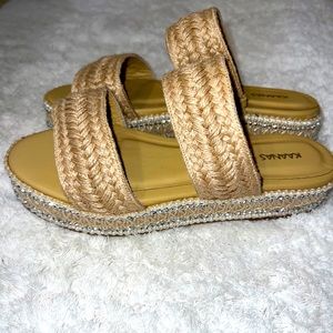 Kaanas size 7 platform sandals - never worn, without original box